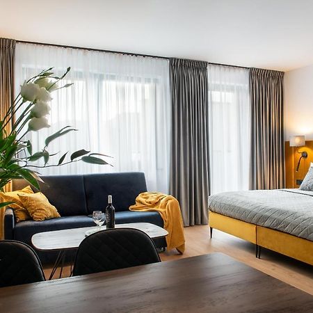 Inpoint Drive Inn - Stay&Park Free Cracovia Esterno foto