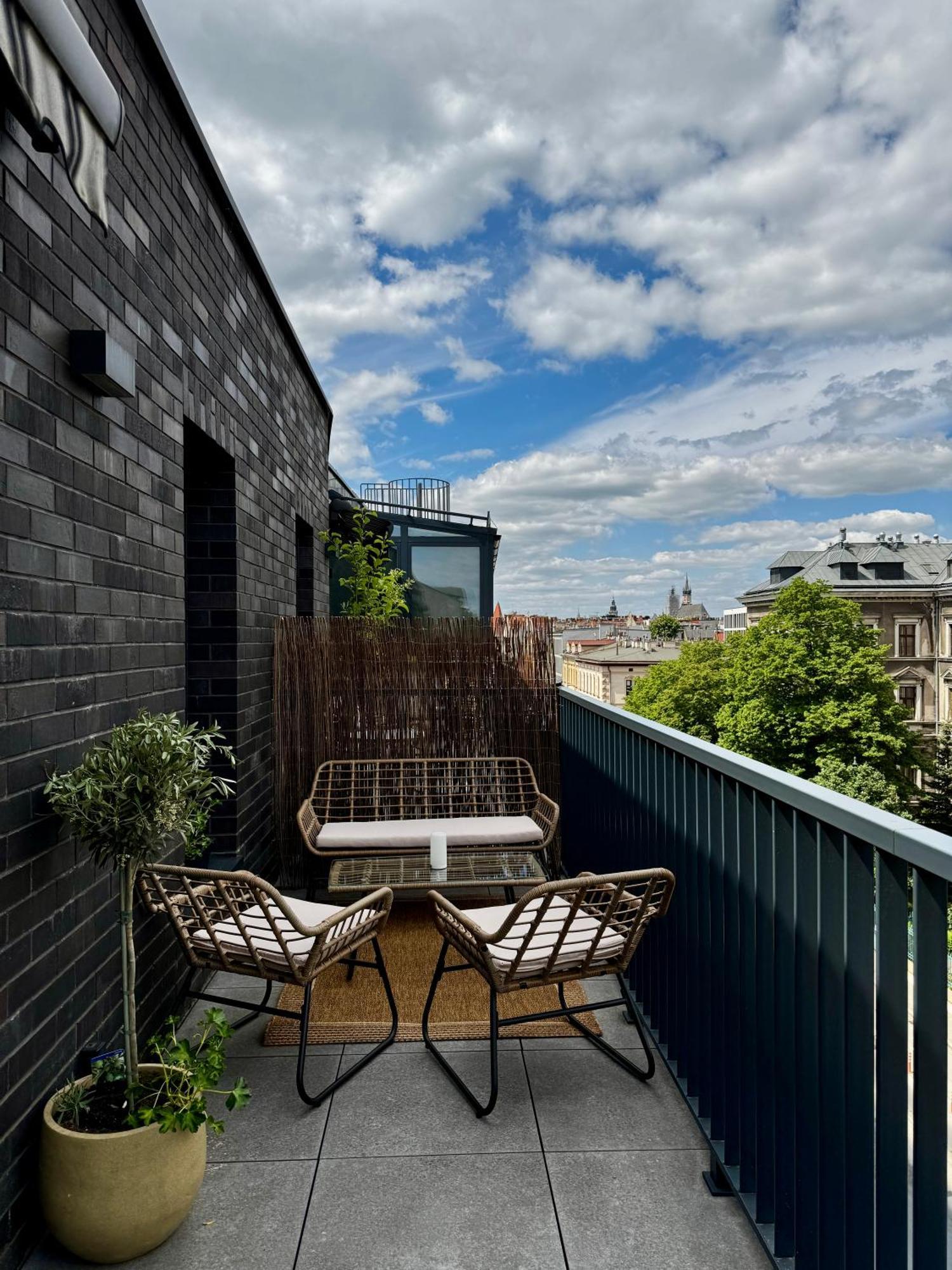 Inpoint Drive Inn - Stay&Park Free Cracovia Esterno foto
